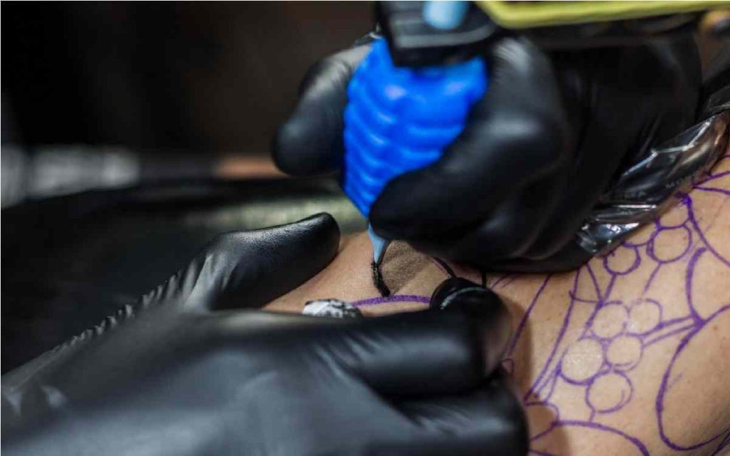 conviertete en tatuador profesional en cdmx en elaesi