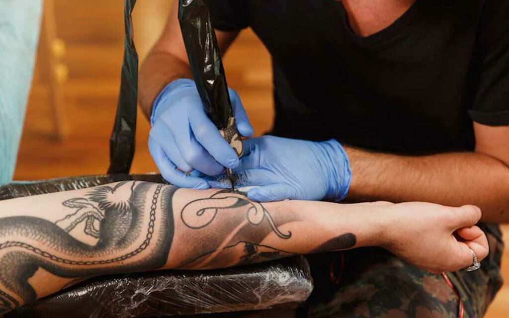 como hacer un tatuaje