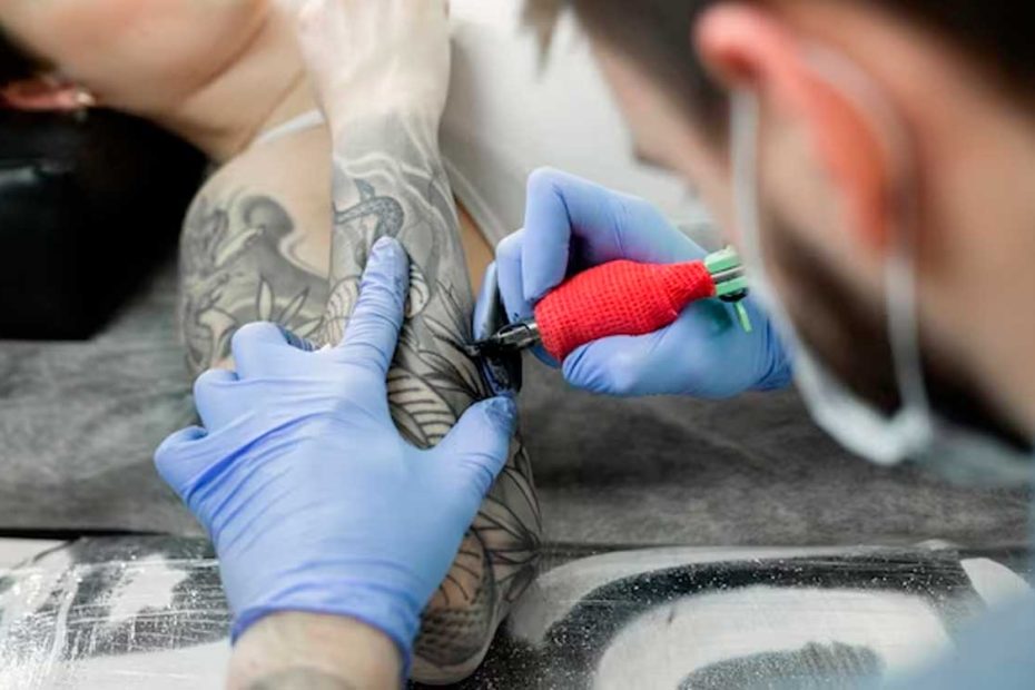 cuidado y limpieza de un tatuaje